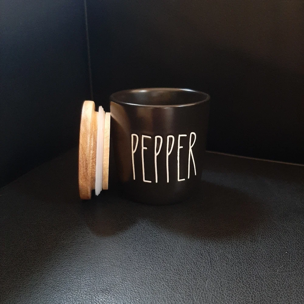 Rae Dunn black pepper jar with lid NWT